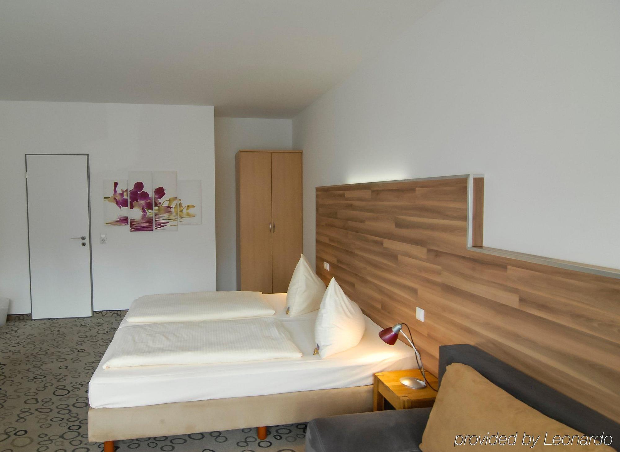 Petul Apart Hotel Am Ruhrbogen Bochum Exteriör bild